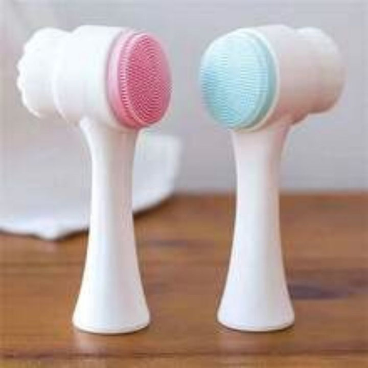 Elevate Your Pet's Grooming Routine with the Easy Clean Nylon Pet Paw Brush